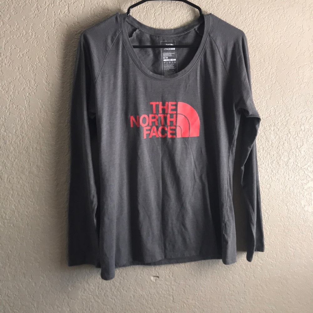 NWOT The North Face long sleeve